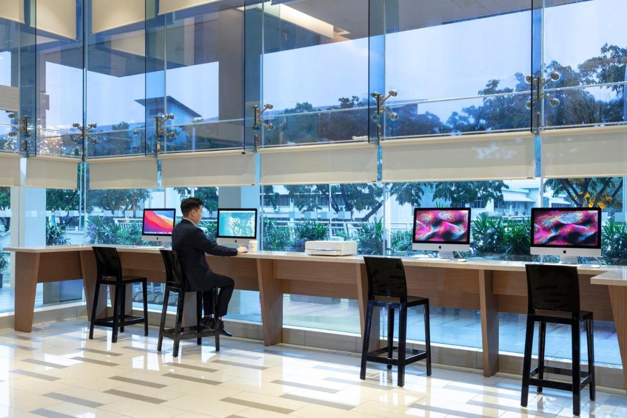 Hotel Express Centre By Ihg