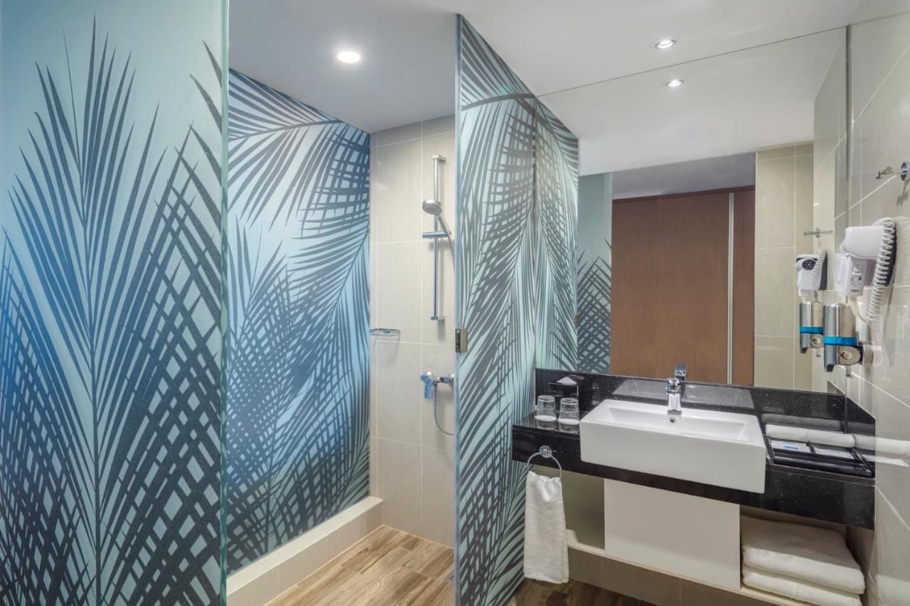 Hotel Express Centre By Ihg